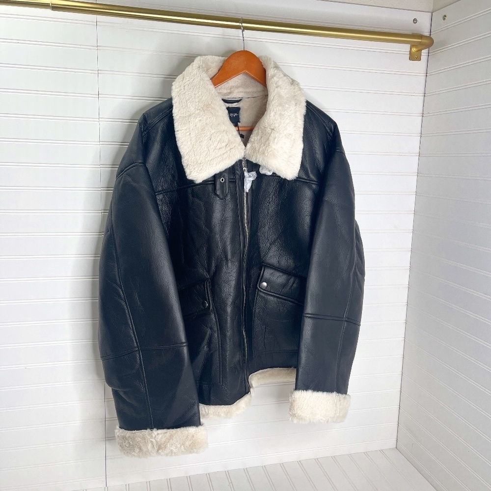 NWT Nasty Gal Women's Faux Fur/vegan leather Black Bomber Jacket Size 24